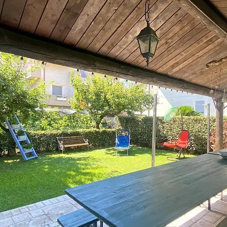 شقة With A Private Garden Near The Sea *